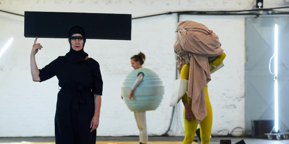 Tickets claudia bosse / theatercombinat: POEMS of the DAILY MADNESS, Begehbare Oper / Raumchoreographie in Bochum